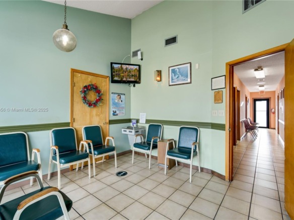 9950 SW 40th St, Miami FL 33165 — #A11732356