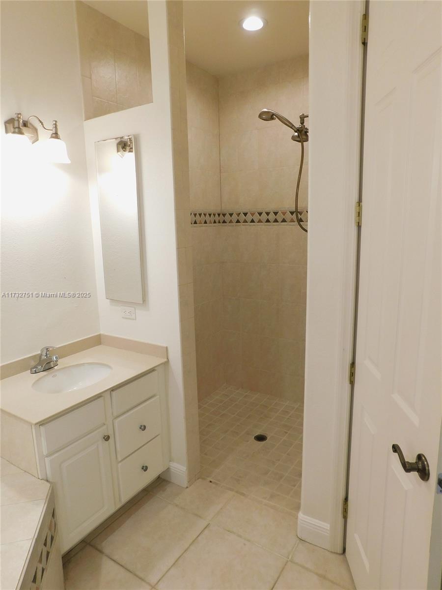 6dd28e9b-4129 617 SE 7 ST, Cape Coral FL 33990 — #A11732751