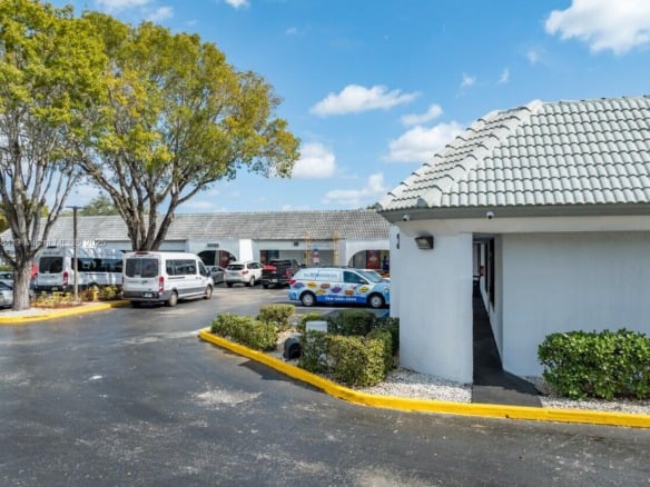 7100 W Commercial Blvd, Fort Lauderdale FL 33319 — #A11733784