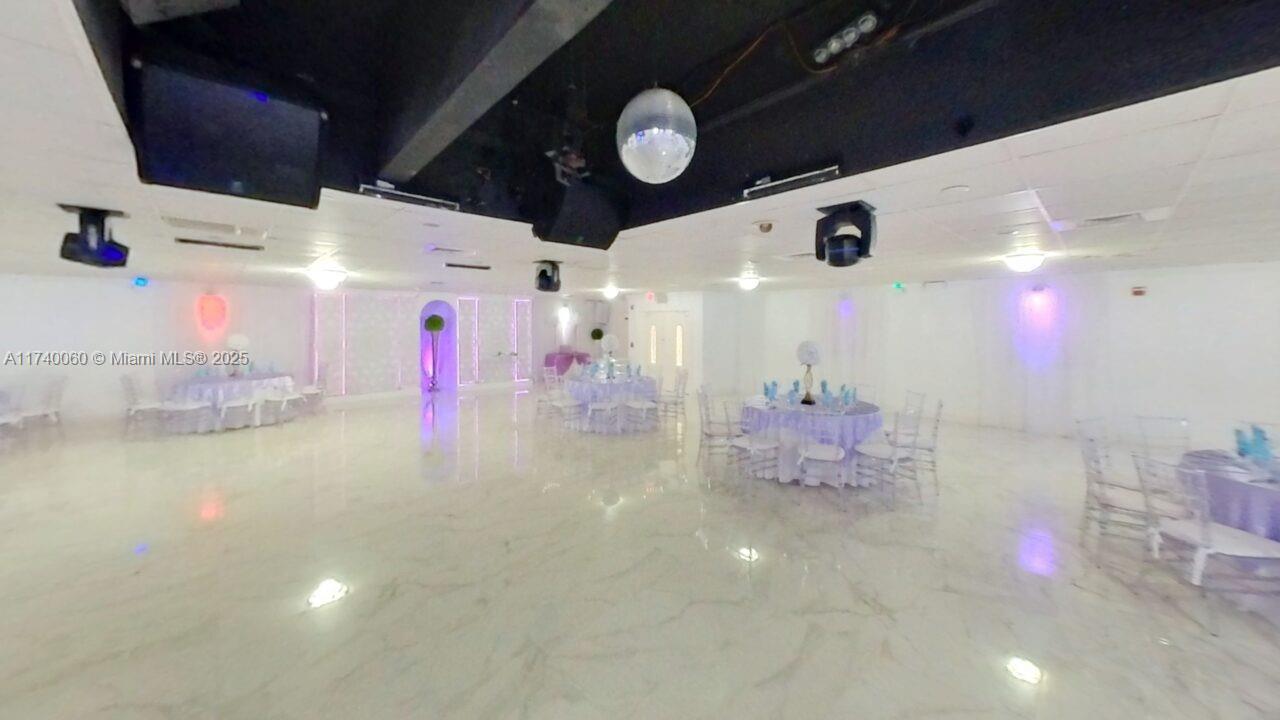 6dd28e9b-4211 Listing #A11740060