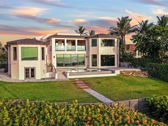 22 Ocean Dr, Jupiter Inlet Colony FL 33469 — #A11742446