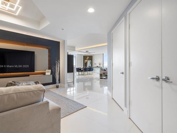 17301 Biscayne Blvd # 2302, North Miami Beach FL 33160 — #A11743404
