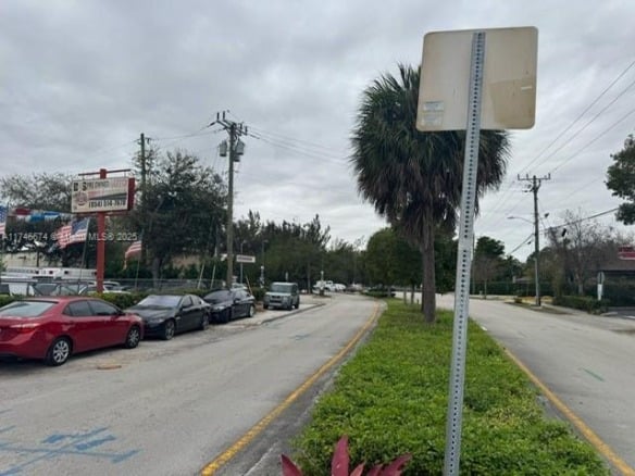 4420 Peters Rd, Fort Lauderdale FL 33317 — #A11746674