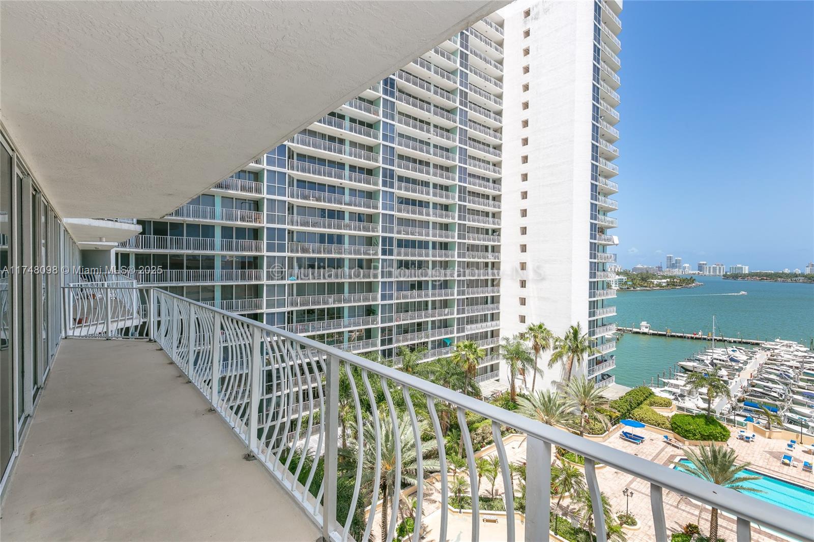 6dd28e9b-4317 7601 E Treasure Dr # 1108, North Bay Village FL 33141 — #A11748098