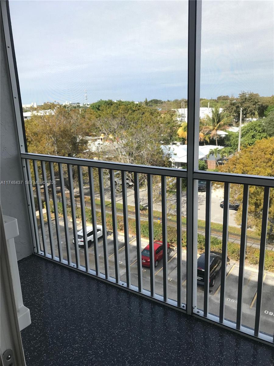 6dd28e9b-4322 16950 W Dixie Hwy A631 Hwy # 631, North Miami Beach FL 33160 — #A11748437