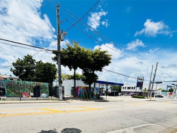 203 NW 35th St, Miami FL 33127 — #A11749710