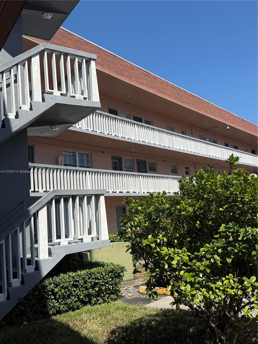 18555 NE 14th Ave # B, Miami FL 33179 — #A11755711