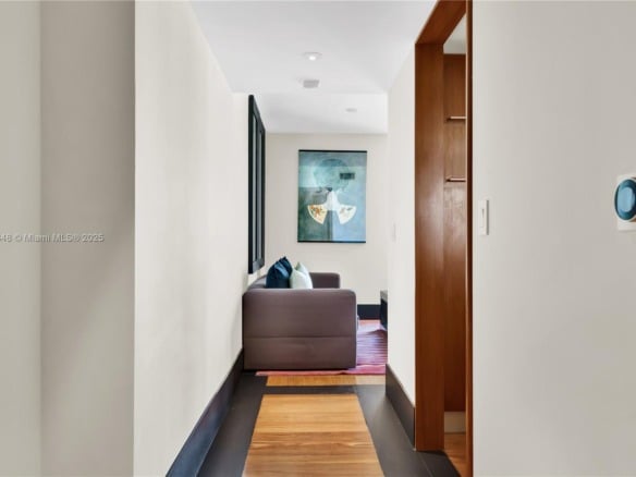 101 20, Miami Beach FL 33139 — #A11755848