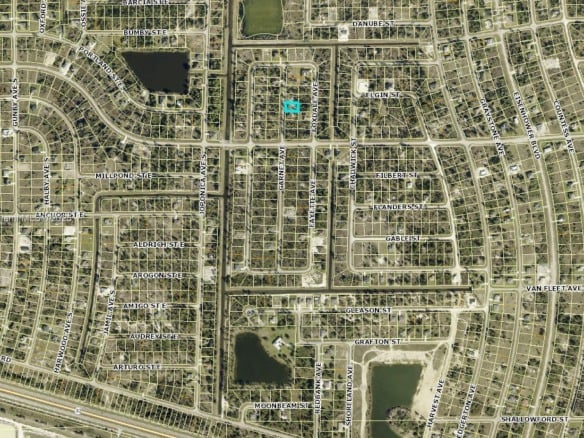 941 Garnet Ave, Lehigh Acres FL 33974 — #A11757131