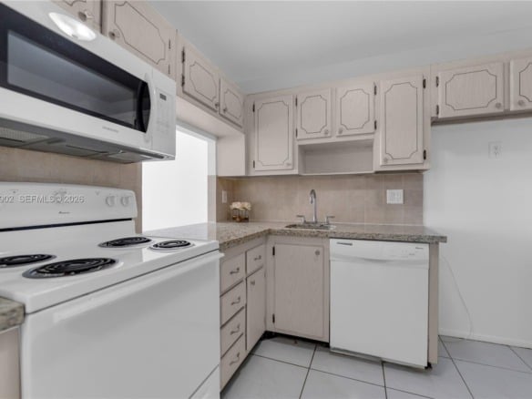 1817 S Ocean Dr # 827, Hallandale Beach FL 33009 — #A11757902