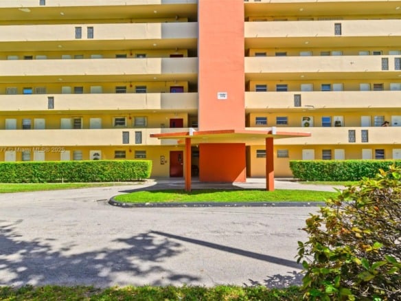 1770 NE 191st St # 1, Miami FL 33179 — #A11758177