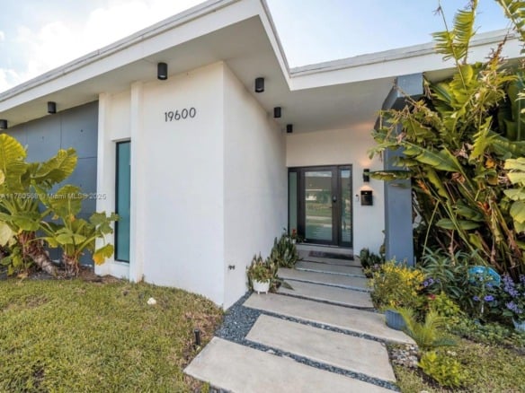 19600 NE 19th Ave, Miami FL 33179 — #A11760568