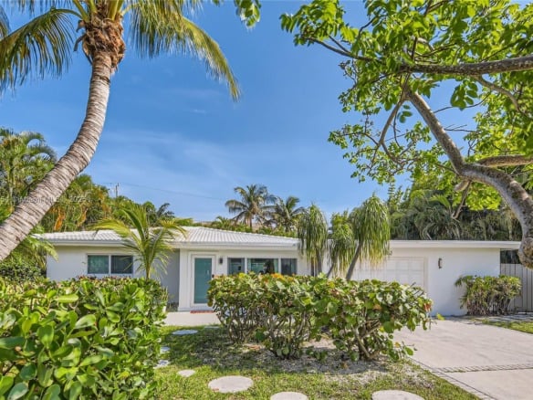 262 Bombay Ave, Lauderdale By The Sea FL 33308 — #A11760754