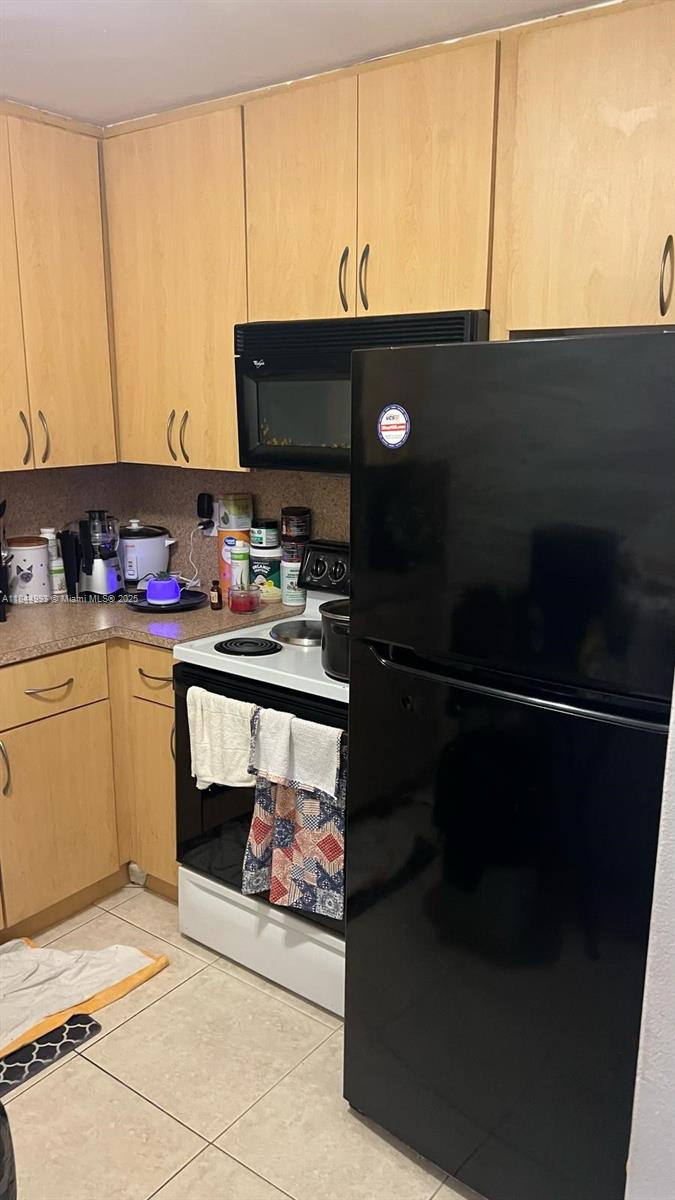 6dd28e9b-455 19080 NE 3rd Ct # 307, Miami FL 33179 — #A11844993