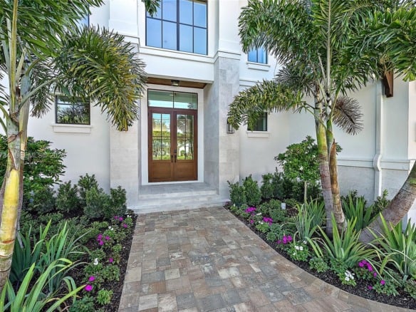 325 N Fairway, Tequesta FL 33469 — #A11764734