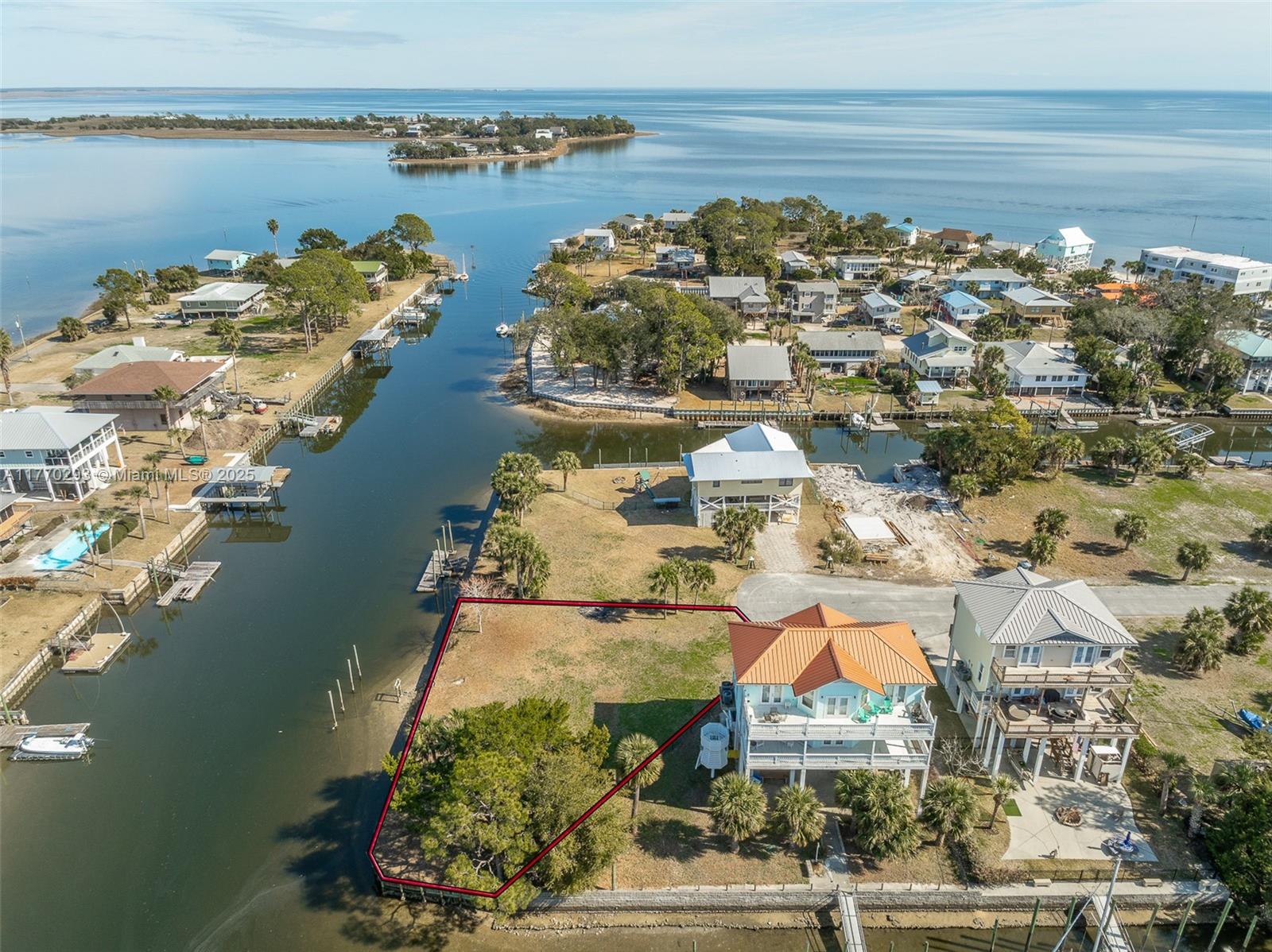 6dd28e9b-4654 38 SANDY LANE, Other City – In The State Of Florida FL 32327 — #A11770293