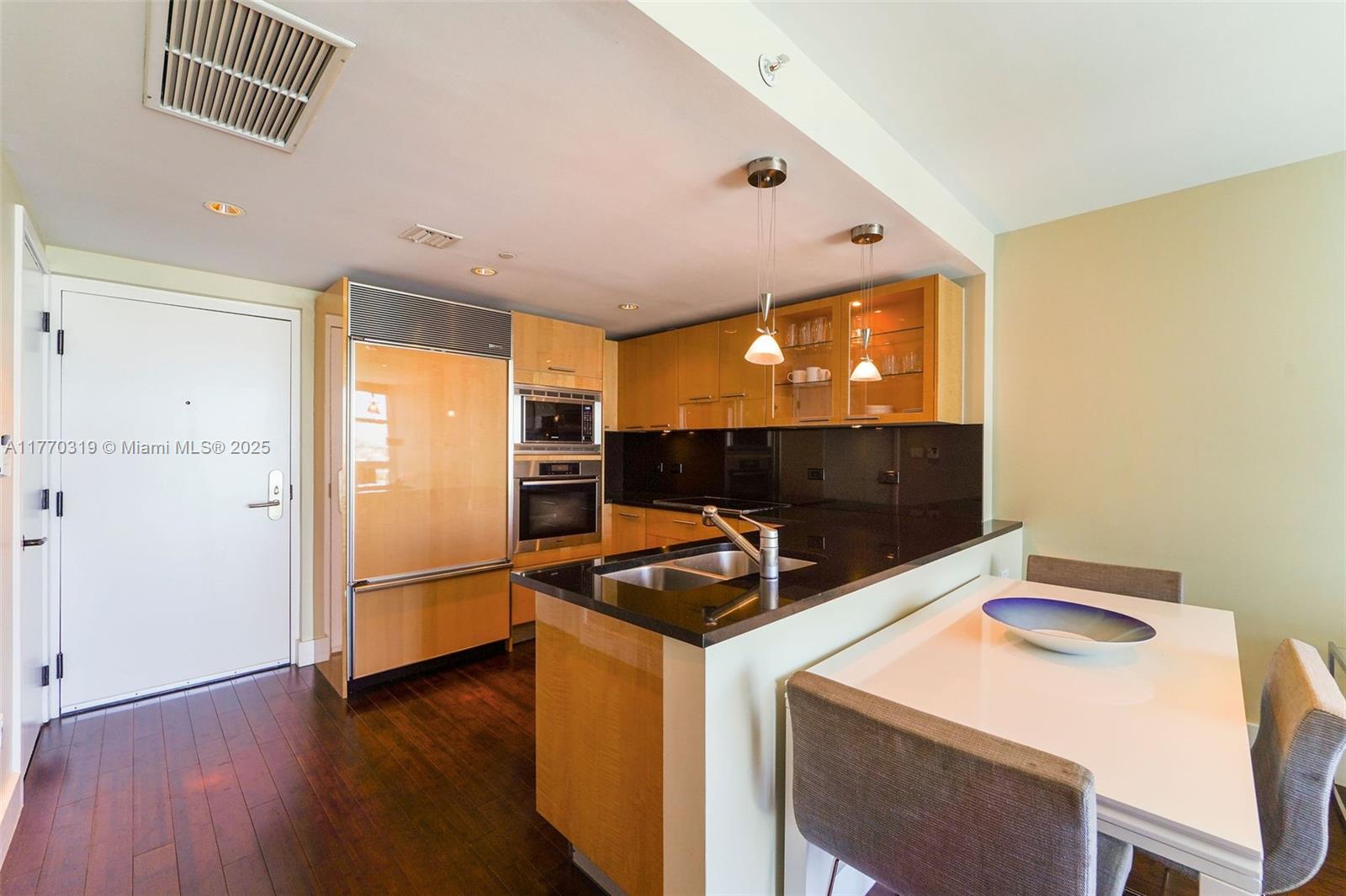 6dd28e9b-4655 6801 Collins Ave, Miami Beach FL 33141 — #A11770319