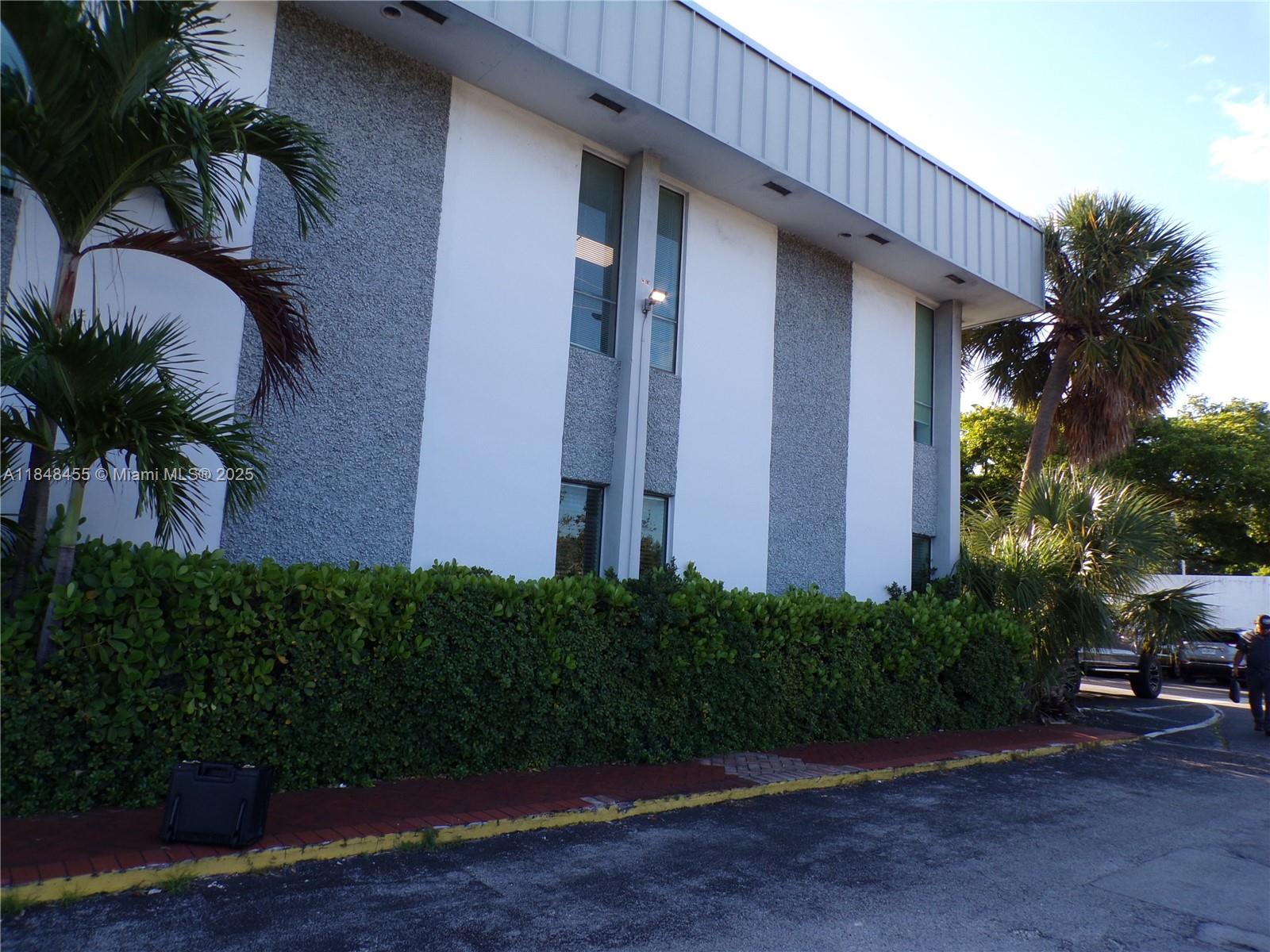 1900 N University Dr # 103, Pembroke Pines FL 33024 — #A11848455
