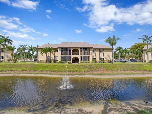 336 Pine Ridge Cir # 1, Green Acres FL 33463 — #A11771907