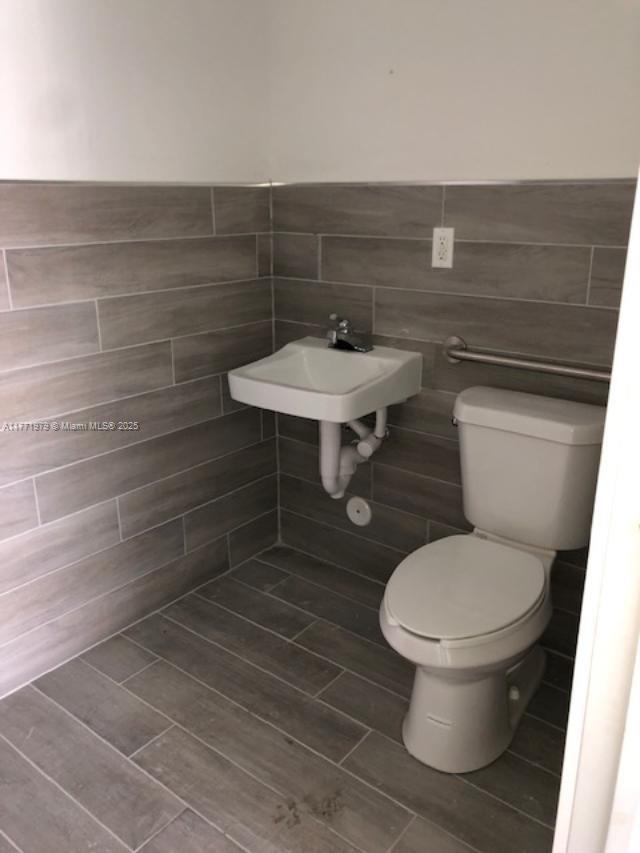 6dd28e9b-4683 2201 NW 27th Ave # 2201, Miami FL 33142 — #A11771979