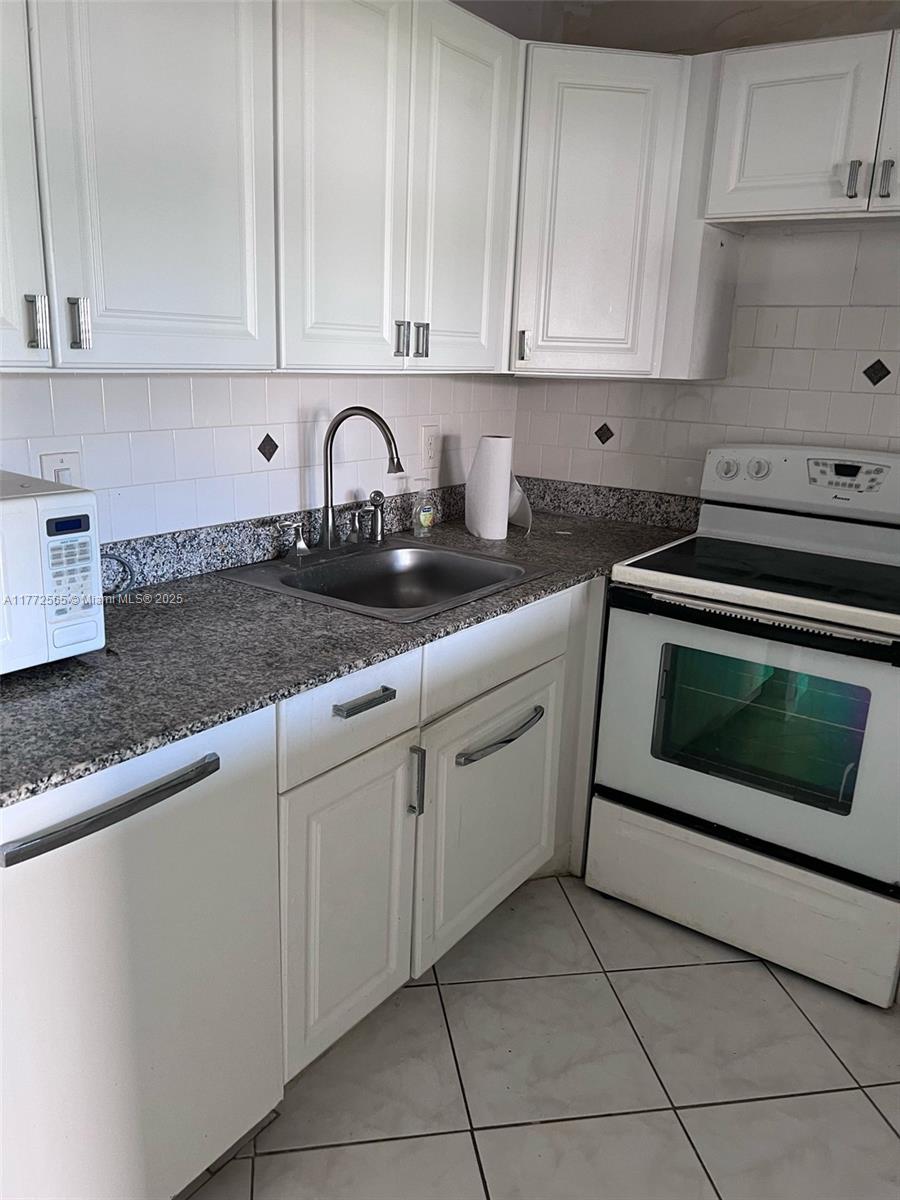 90 Fanshaw C # 90, Boca Raton FL 33434 — #A11772565