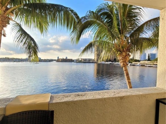 17100 N Bay Rd # 1307, Sunny Isles Beach FL 33160 — #A11773518