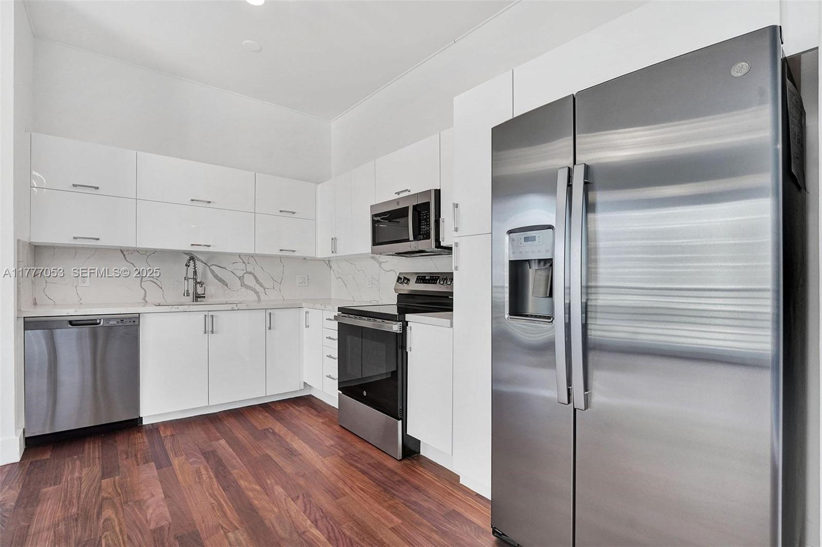 6dd28e9b-4770 234 NE 3rd St # 2202, Miami FL 33132 — #A11777053