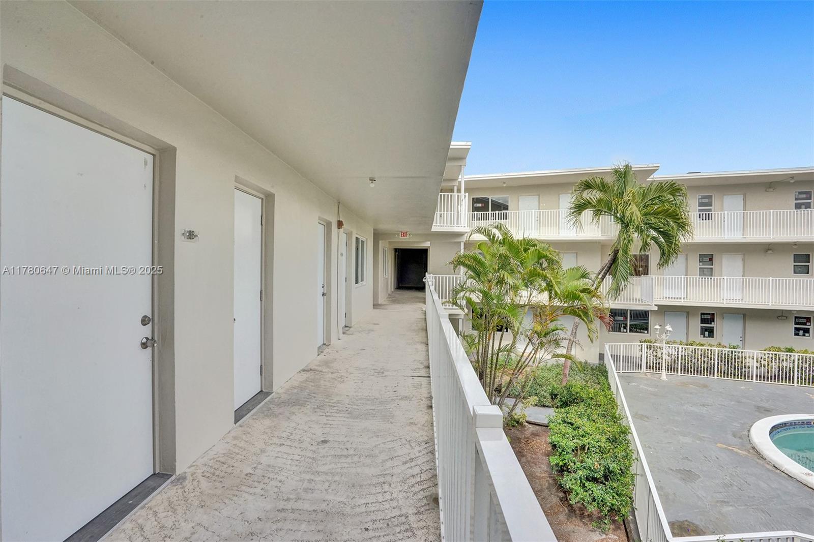 6dd28e9b-4821 1895 Venice Park Dr # 16B, North Miami FL 33181 — #A11780647