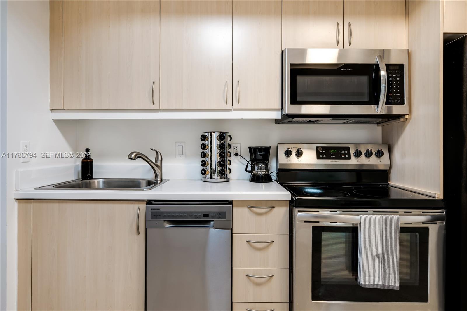 6dd28e9b-4826 2951 S Bayshore Dr # 815, Miami FL 33133 — #A11780794