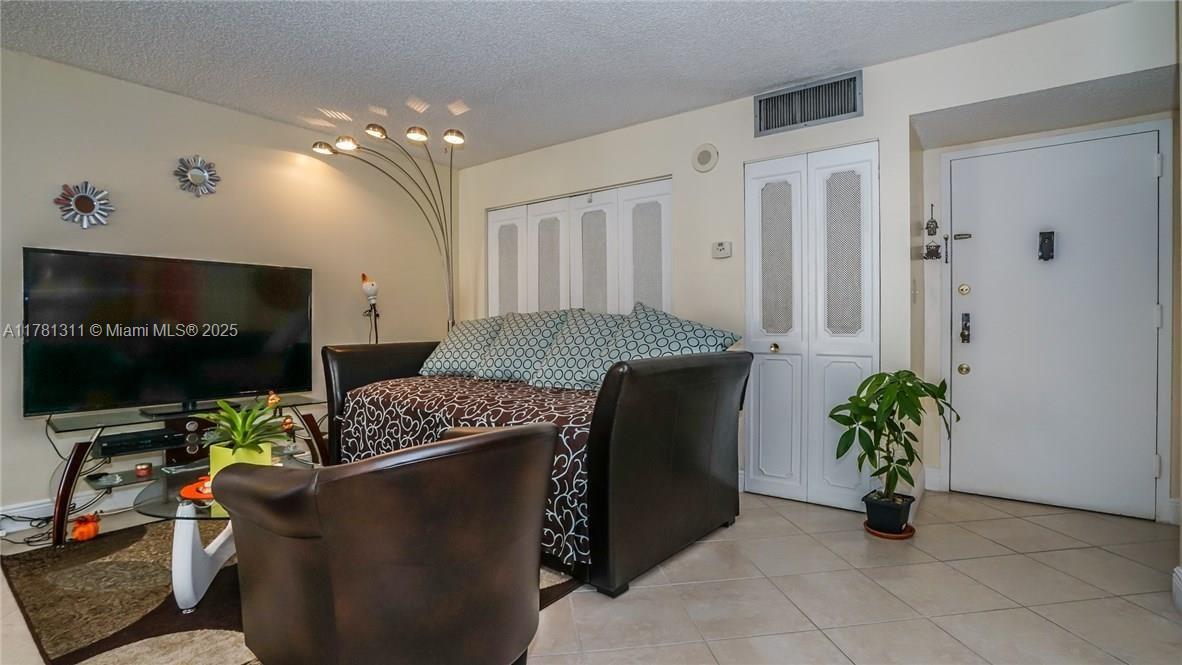6dd28e9b-4837 17011 N Bay Rd # 701, Sunny Isles Beach FL 33160 — #A11781311