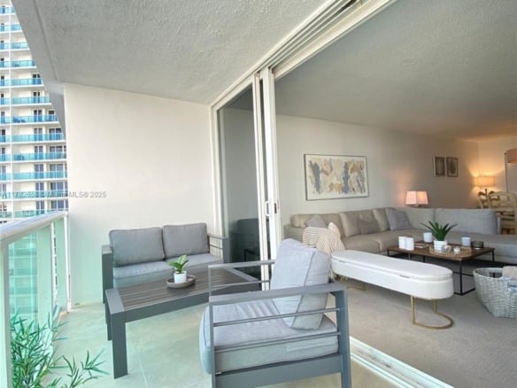 100 Bayview Dr # 906, Sunny Isles Beach FL 33160 — #A11782658