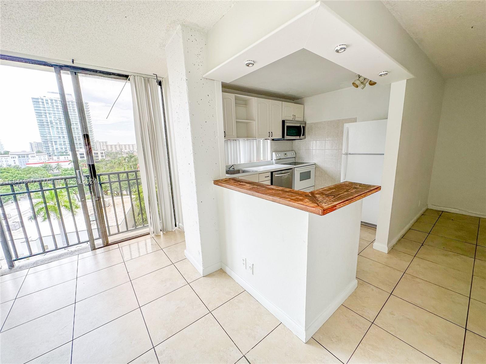 6dd28e9b-487 17021 N Bay Rd # 915, Sunny Isles Beach FL 33160 — #A11641300