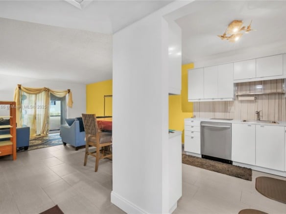 257 S Cypress Rd # 416, Pompano Beach FL 33060 — #A11785166