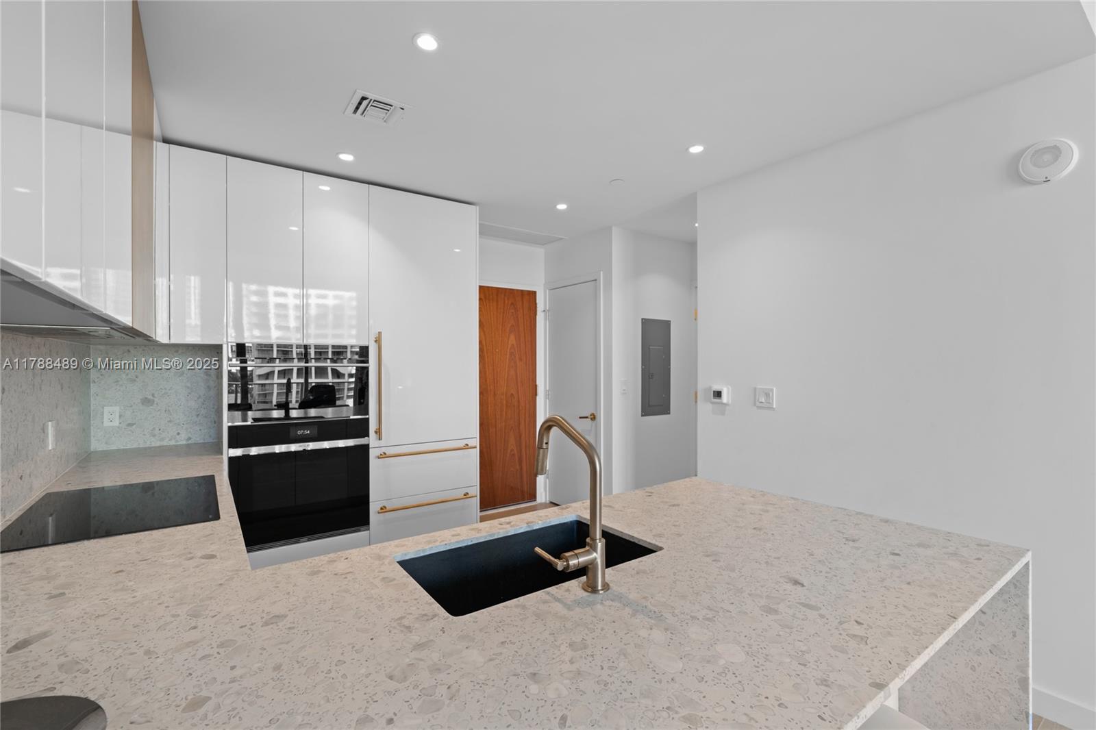 6dd28e9b-4950 2678 Tigertail Ave # 615, Miami FL 33133 — #A11788489