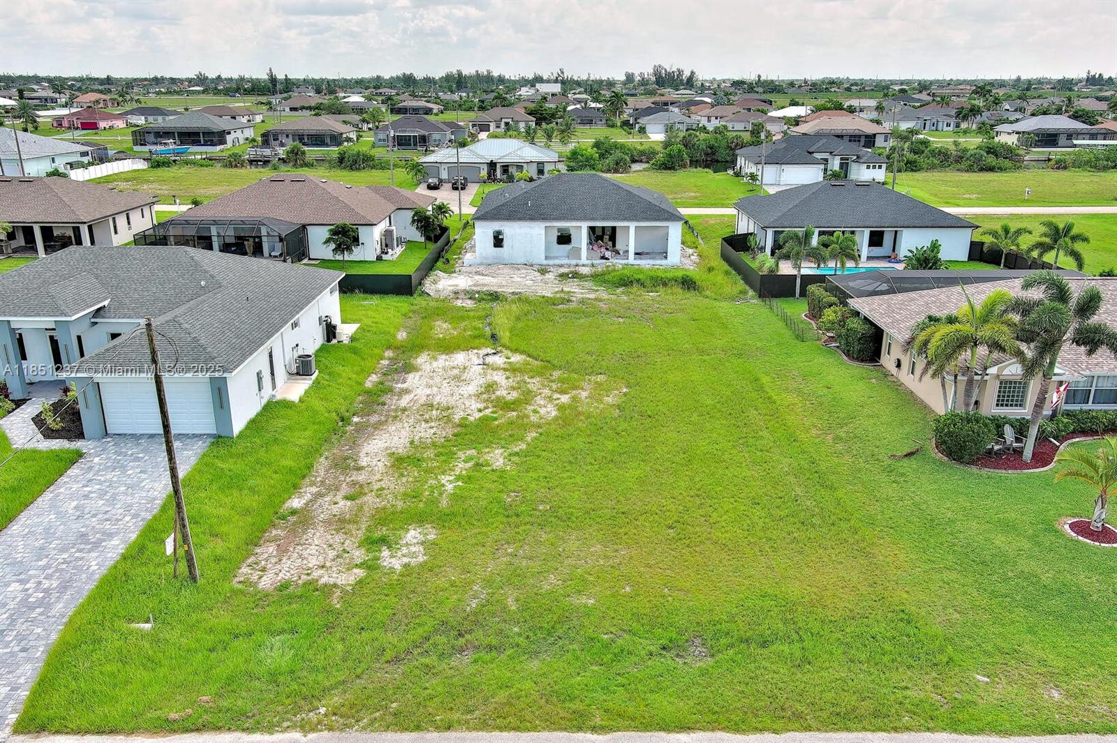 6dd28e9b-497 1025 NW 35th Place, Cape Coral FL 33993 — #A11851237