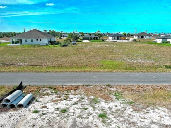4008 NW 38th Ln, Cape Coral FL 33993 — #A11791183
