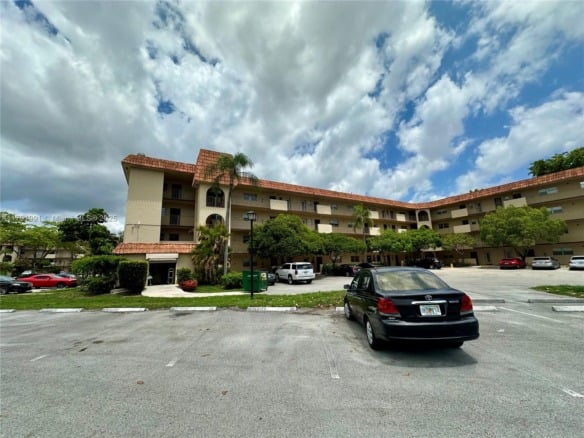 6201 N Falls Cir Dr # 212, Lauderhill FL 33319 — #A11791991