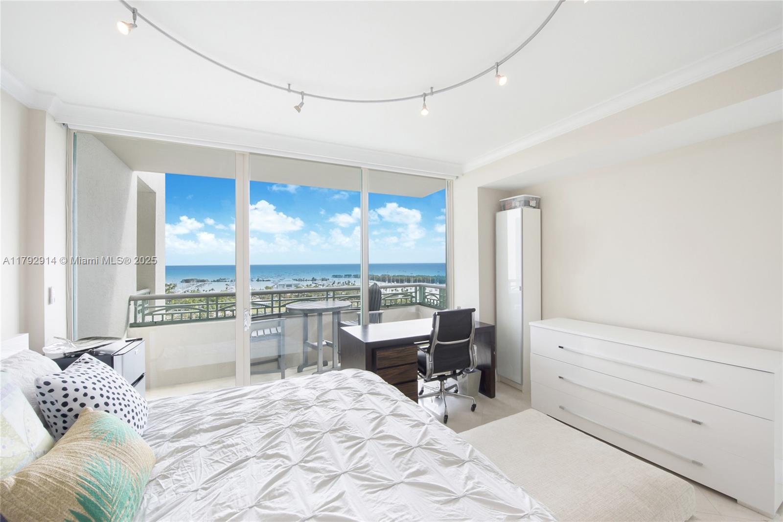6dd28e9b-5026 3400 SW 27th Ave # 1003, Coconut Grove FL 33133 — #A11792914