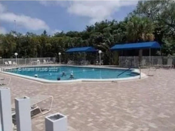 4400 Hillcrest Dr # B, Hollywood FL 33021 — #A11794943