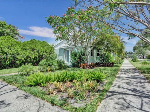 326 S 14th Ave, Hollywood FL 33020 — #A11796921