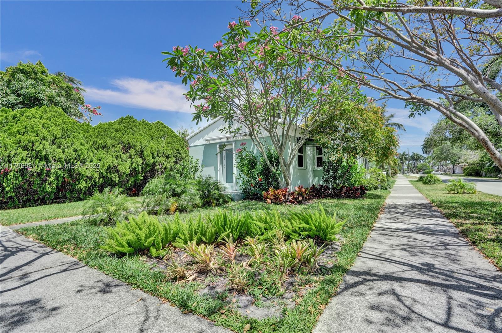 6dd28e9b-5101 326 S 14th Ave, Hollywood FL 33020 — #A11796921