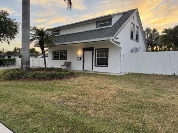 18211 SW 95th Ct, Palmetto Bay FL 33157 — #A11797247