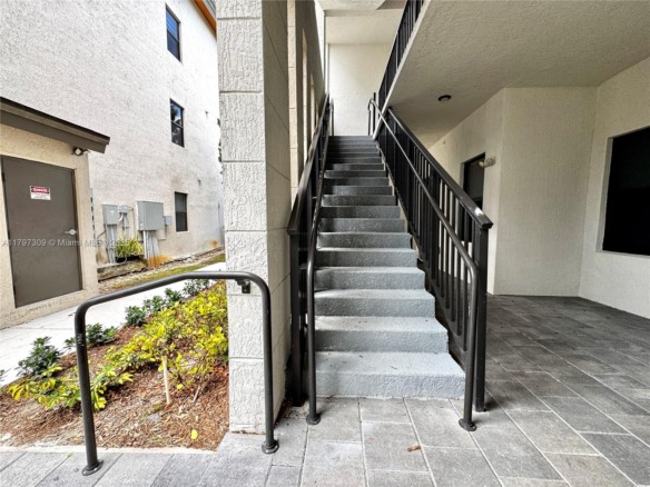 8175 NW 104th Ave # 21, Doral FL 33178 — #A11797309