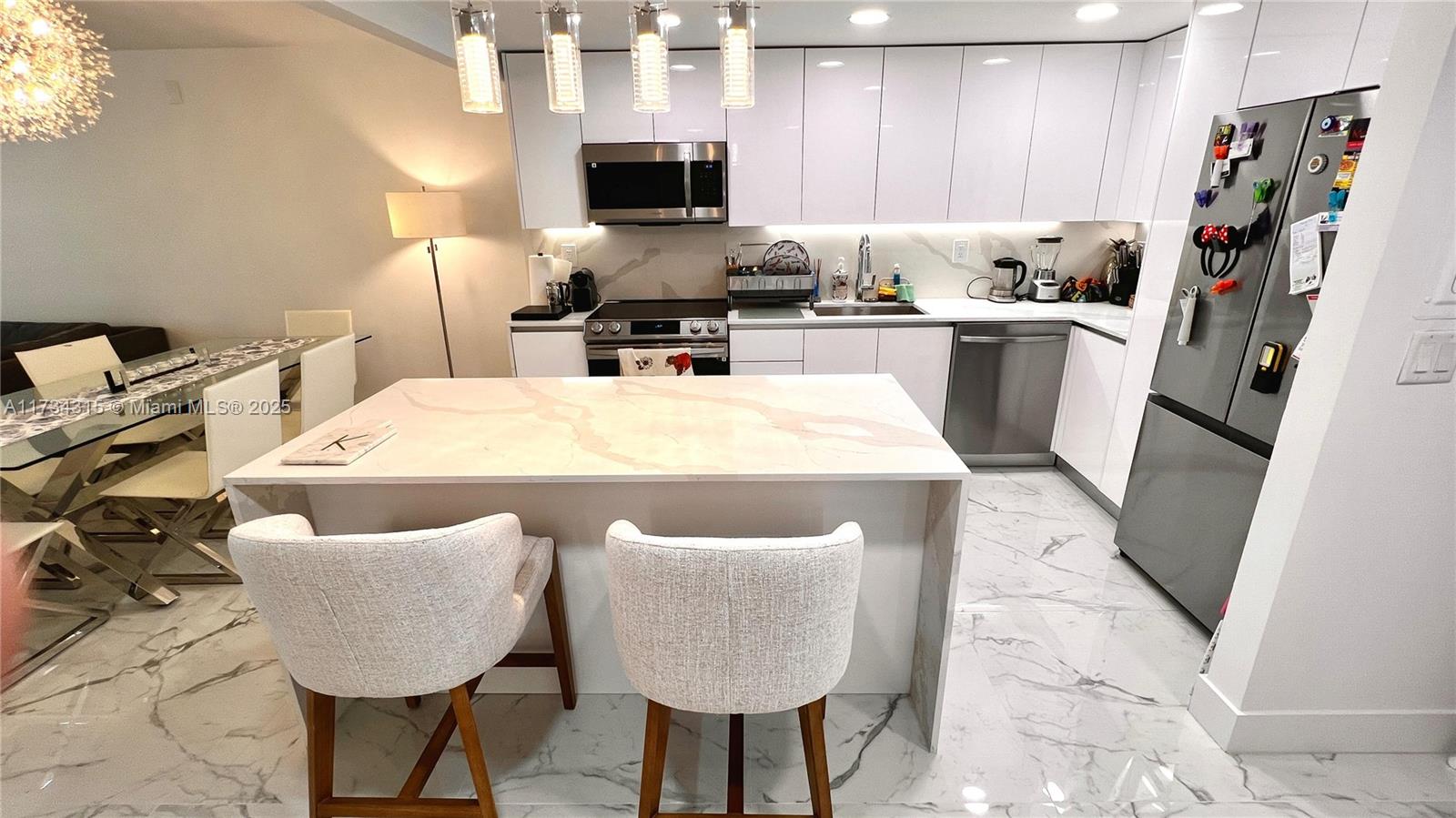 6dd28e9b-513 6039 Collins Ave # 1210, Miami Beach FL 33140 — #A11734315