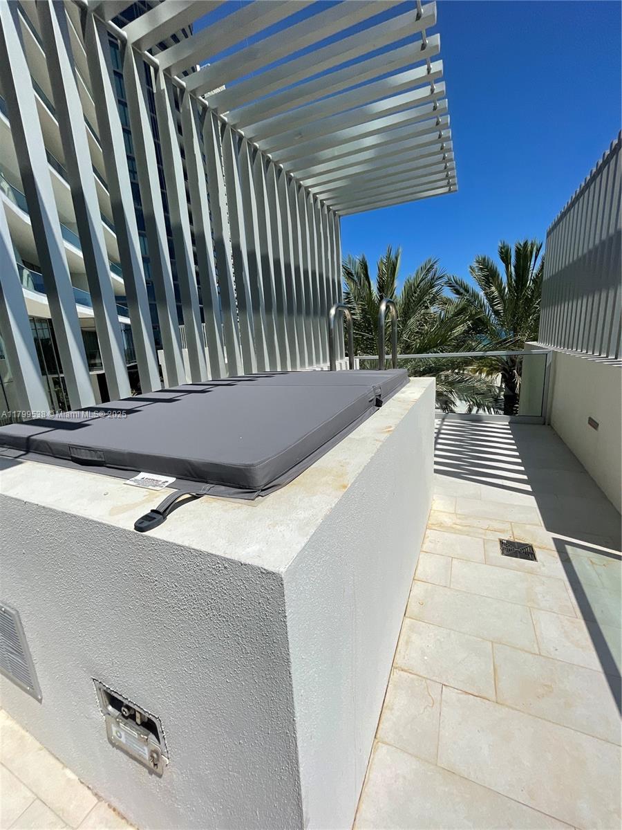 6dd28e9b-5166 18501 Collins Avenue # 27, Sunny Isles Beach FL 33160 — #A11799538