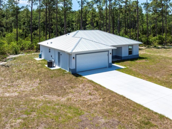 2004 Rosa Ct, Lehigh Acres FL 33972 — #A11800142