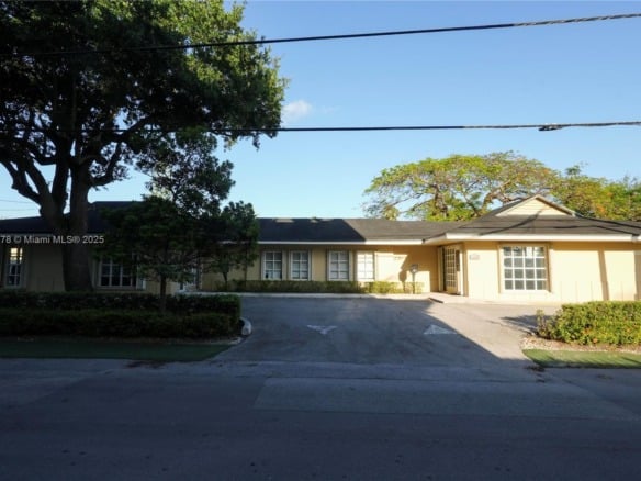 8125 SW 120th St, Pinecrest FL 33156 — #A11804478