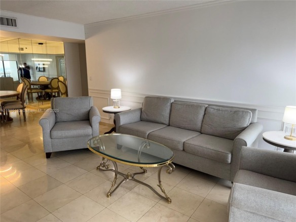 1000 W Island Blvd # 2412, Aventura FL 33160 — #A11805102