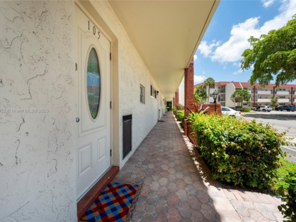 9823 S Hollybrook Lake Dr # 105, Pembroke Pines FL 33025 — #A11806952
