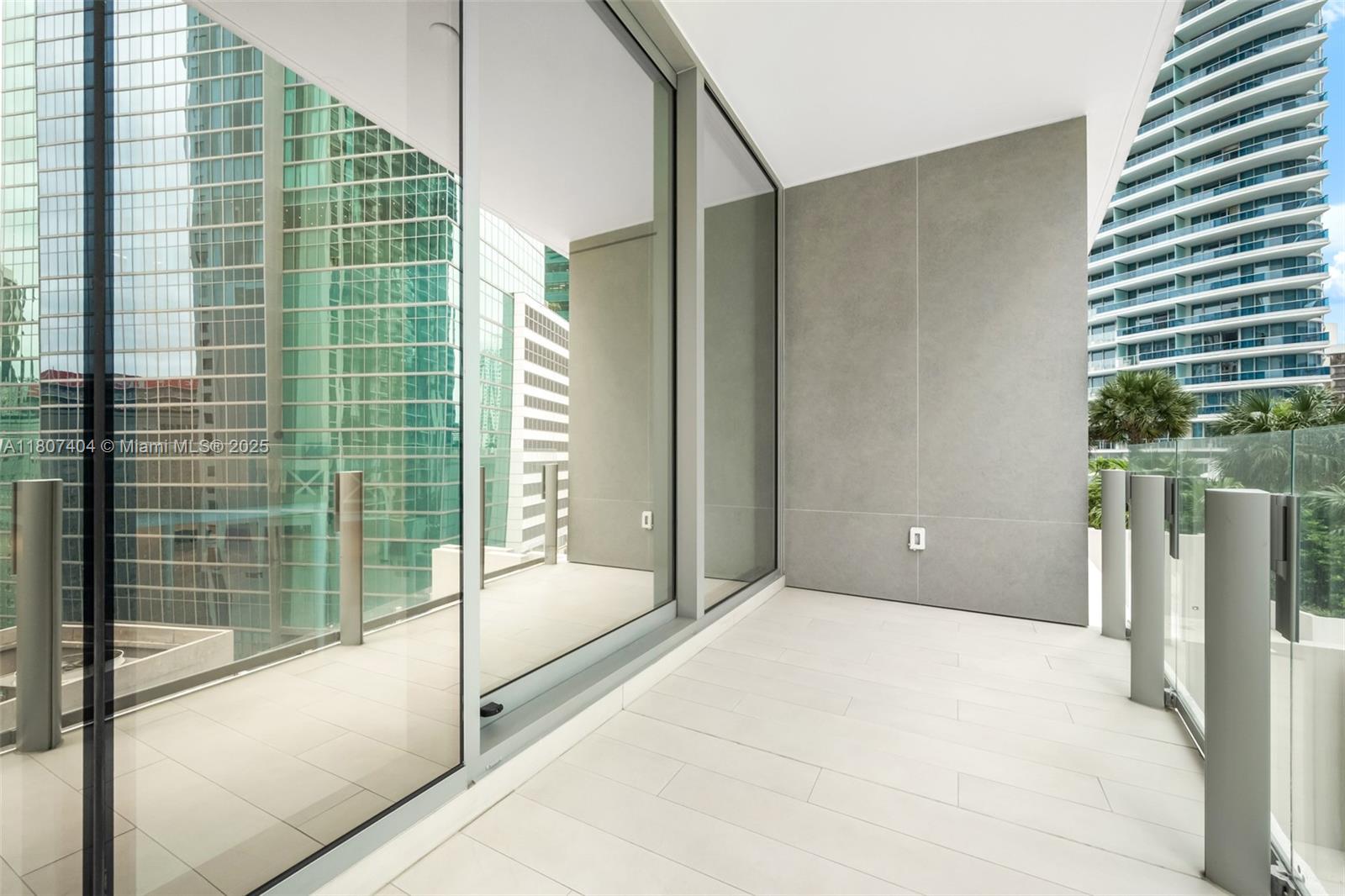 6dd28e9b-5337 300 Biscayne Blvd Way # 3509, Miami FL 33131 — #A11807404